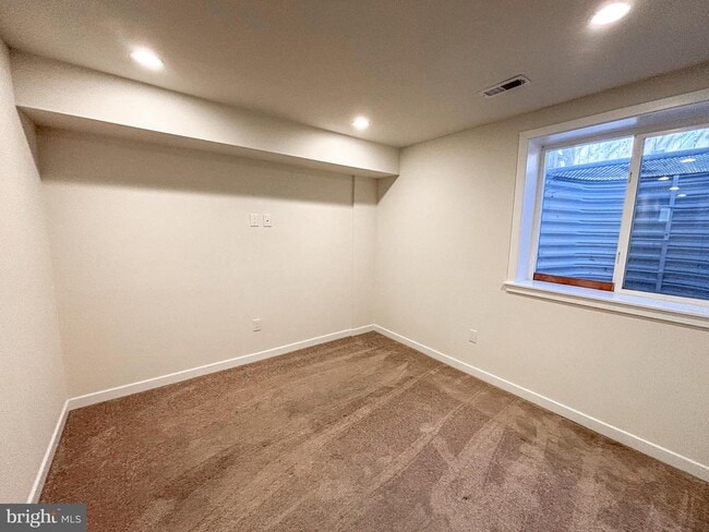 Building Photo - 1439 S Taylor St