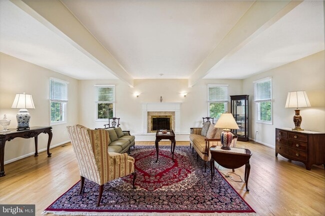 Building Photo - 9708 Locust Hill Dr