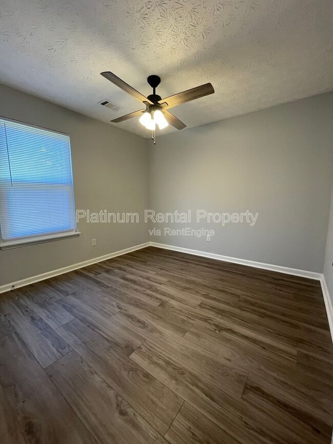 Building Photo - 1630 Creek Crossing SE