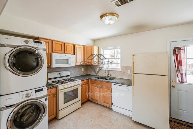 Building Photo - 13561 Princedale Dr