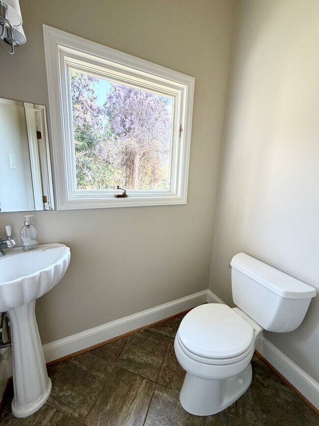 Building Photo - Lake Murray - Irmo - Offering Self Guided Tour with RENTLY!