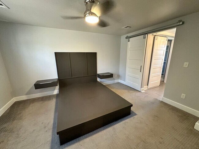 Building Photo - For Rent: Updated 3 Bed, 1.5 Bath Split-Le...