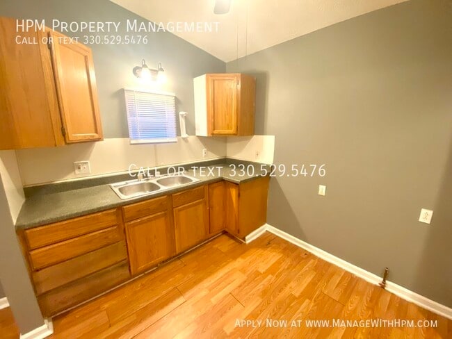 Building Photo - 1631 Bryan Ave SW