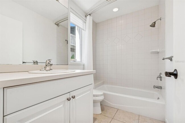 Building Photo - 1685 Laurel St