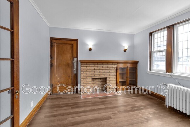 Building Photo - 12 E Depew Ave