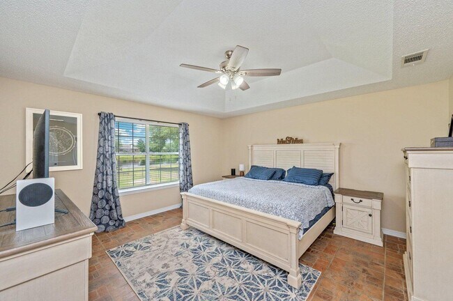 Building Photo - 422 Shoal Lake Dr