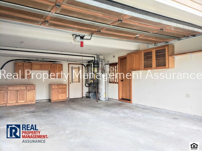 Building Photo - 15590 SW Tanager Dr