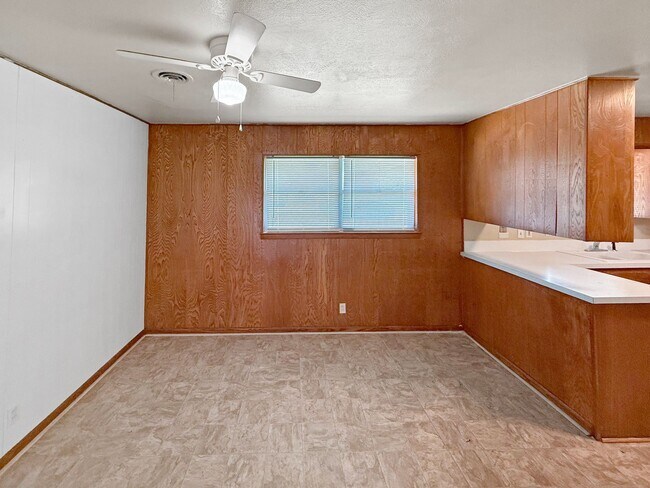 Building Photo - Charming 3-Bedroom Home with Bonus Room in...