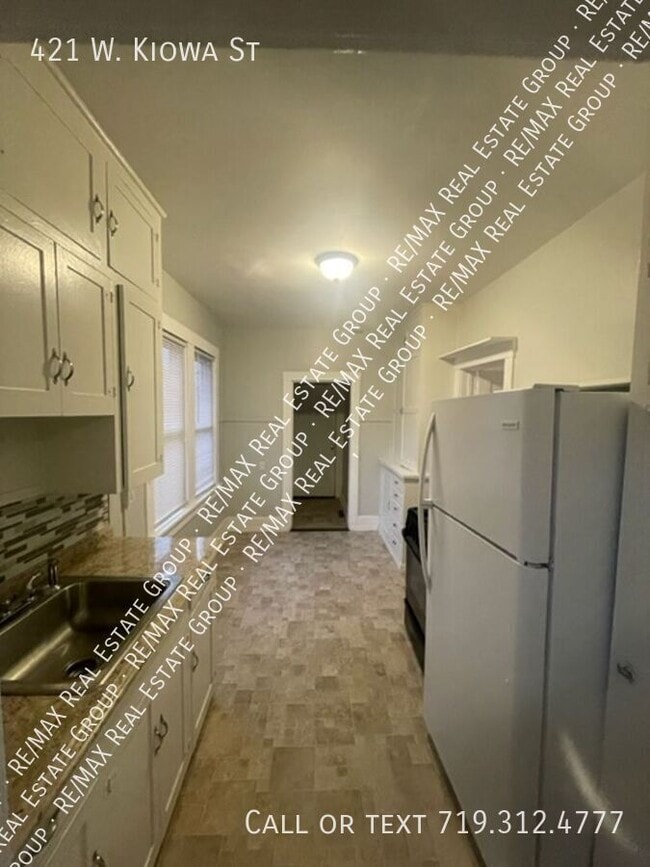 Building Photo - 421 W Kiowa St