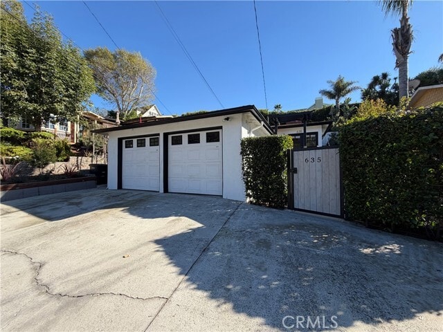 Building Photo - 635 St Ann's Dr