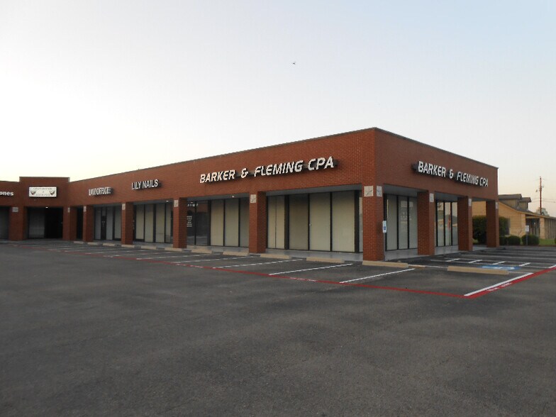 Building Photo - 3014 East US Hwy 377