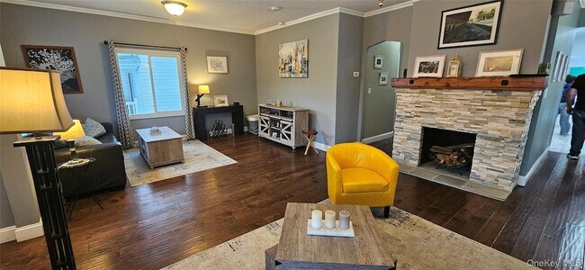 Building Photo - 218 W Chester St