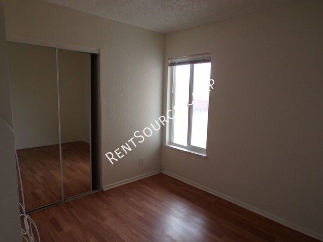 Building Photo - 1820 Calico Dr