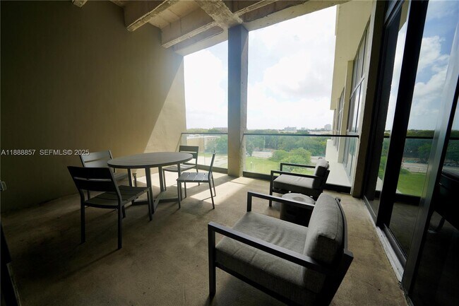 Building Photo - 7920 NE 2nd Ave