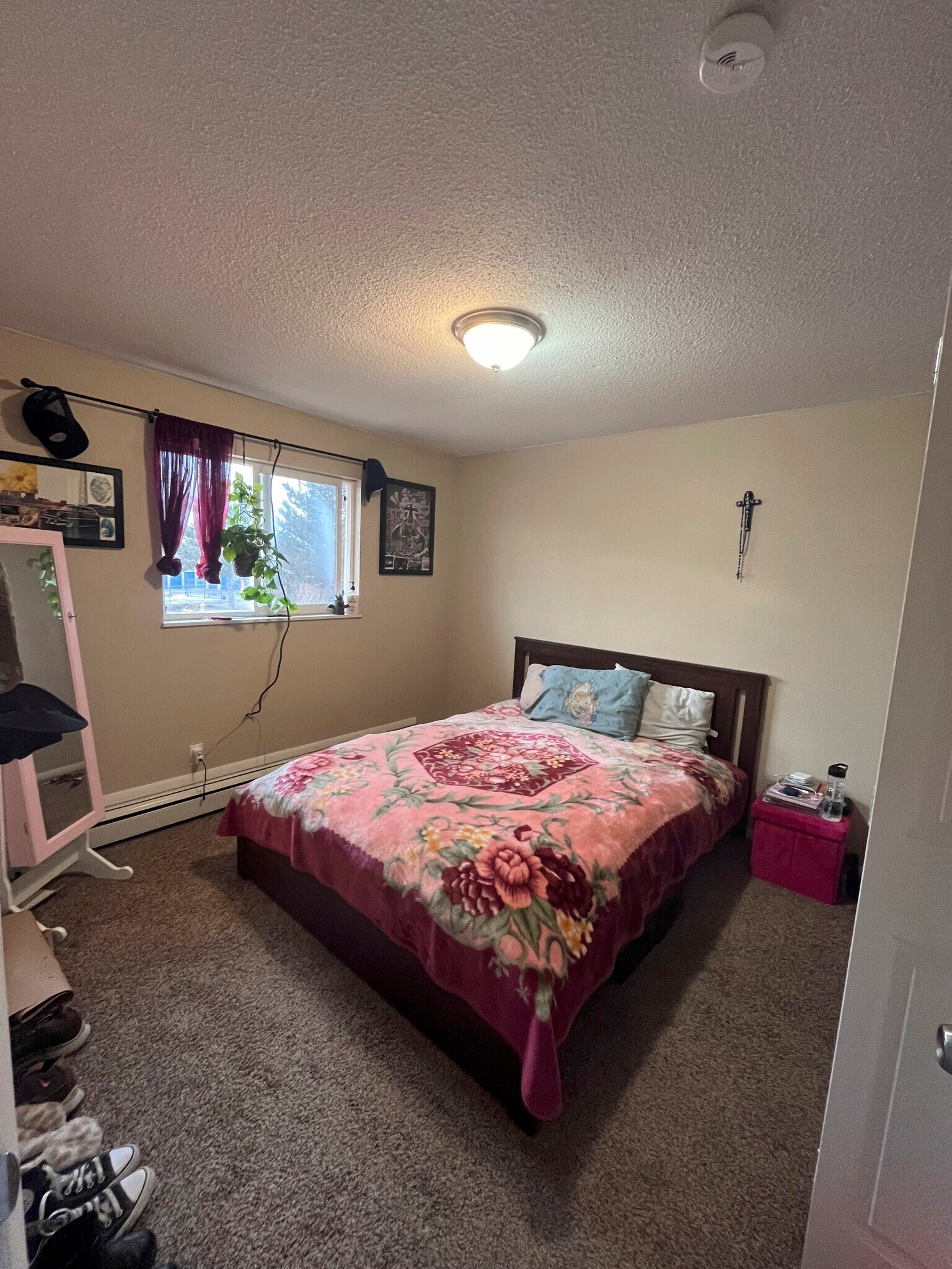 Room 1 - 7060 Alegre Cir
