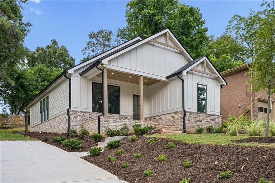 Building Photo - 2050 Morehouse Dr NW