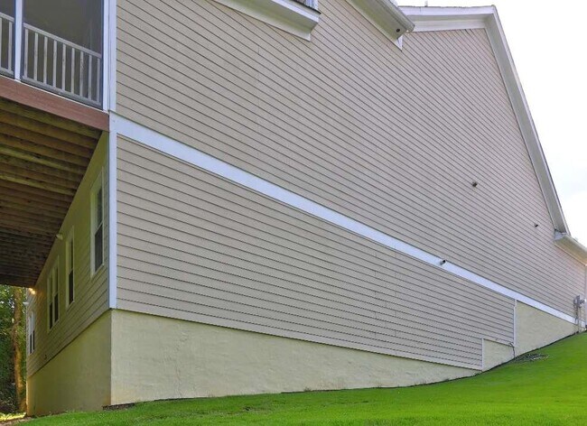 Building Photo - 490 Grand Teton Cir