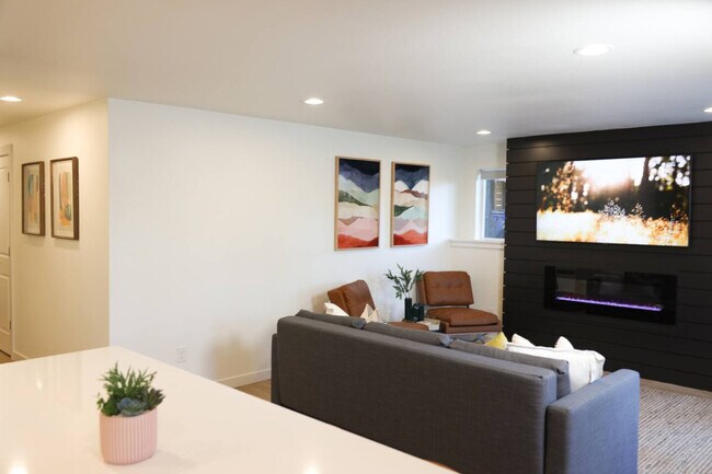 Building Photo - 3921 I St