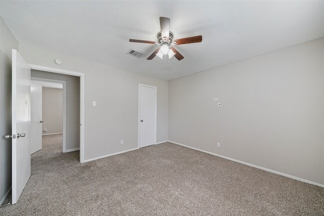 Building Photo - 643 Ames St