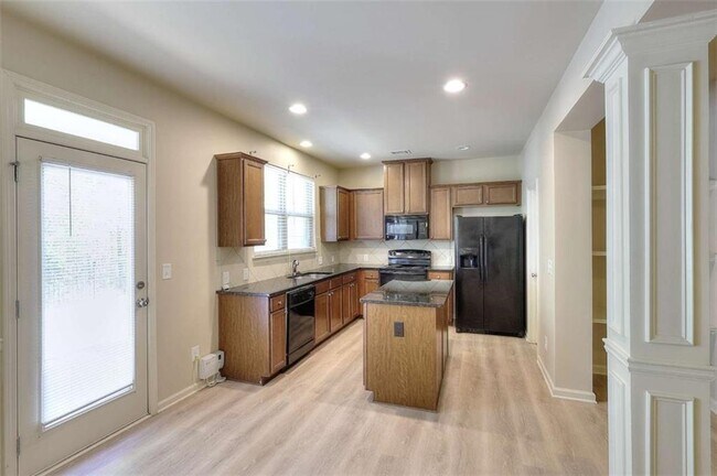 Building Photo - 3702 Brockenhurst Dr