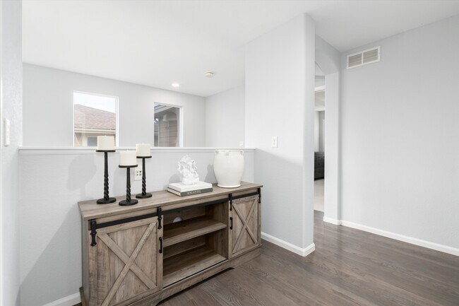 Building Photo - 10786 Southhaven Cir