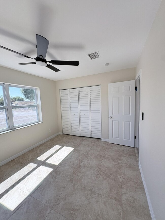 Building Photo - 175 SE El Sito Ct