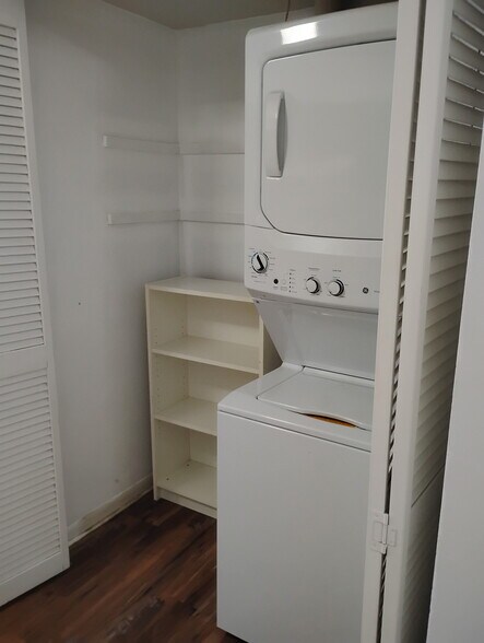 Laundry in kitchen - 334 Shenandoah Cir