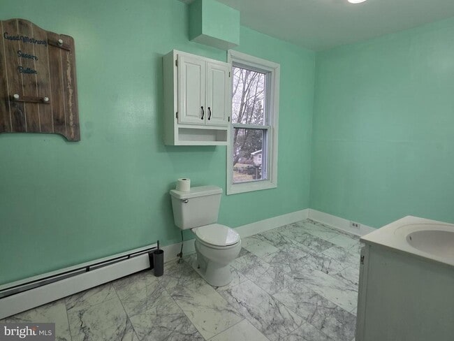 Building Photo - 2A E Milby St