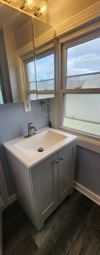 Building Photo - 5944 Engel Ave