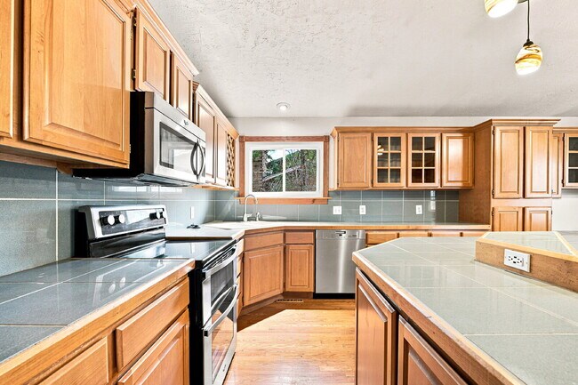 Building Photo - $3,195.95 - 4 Bed, 3 Bath Home in Thornton with Sun Room, Finished Basement & Fenced Backyard