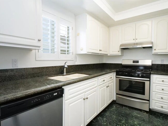 Building Photo - 26105 Frampton Ave