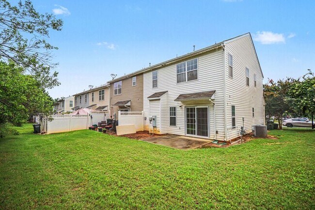 Building Photo - 10405 Bunclody Dr