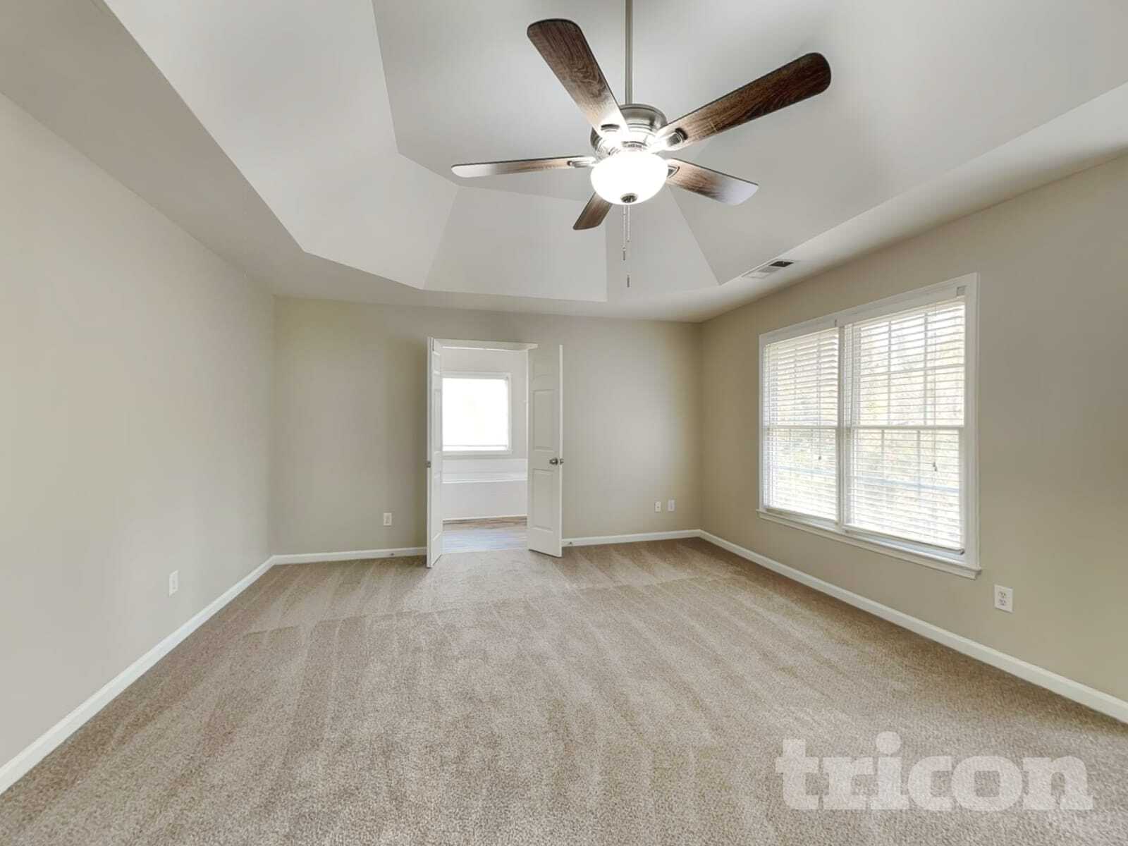 Building Photo - 716 Parkside Dr