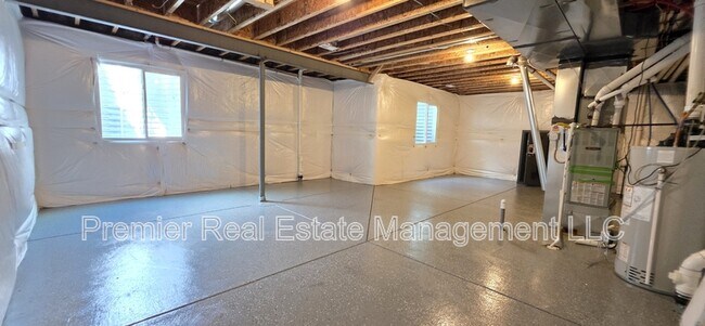 Building Photo - 15139 Chicago St