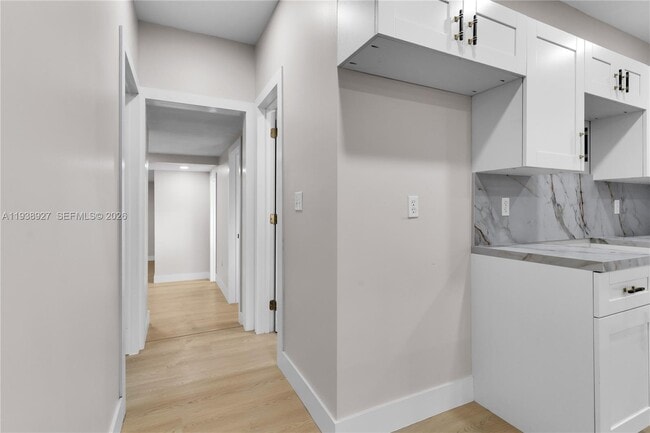 Building Photo - 559 NW 2nd St