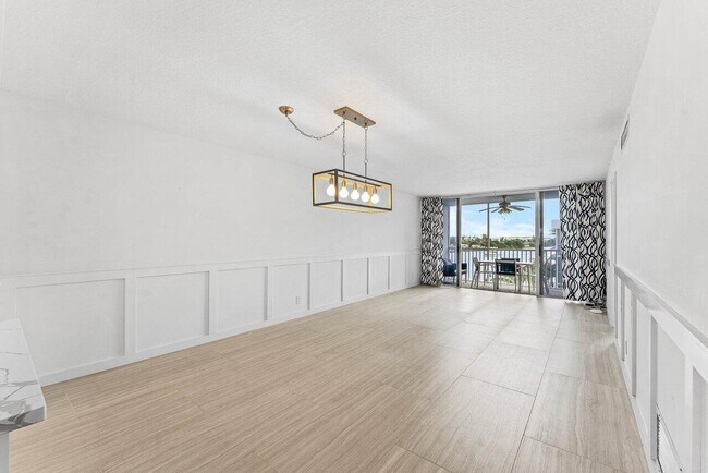 Building Photo - 2004 S Federal Hwy