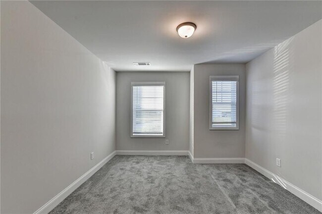 Building Photo - 3855 Brookburn Pk