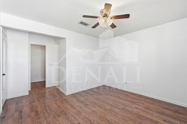 Building Photo - 808 S Langley Ave