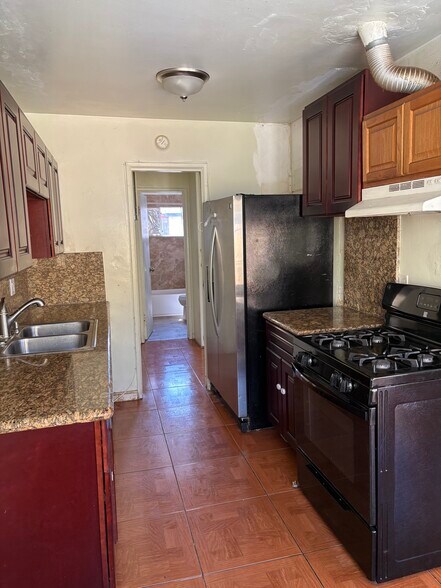 Building Photo - 5073 Sterling Ct