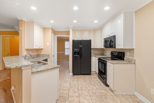 Building Photo - Charming 3BR House with Big bonus room ove...