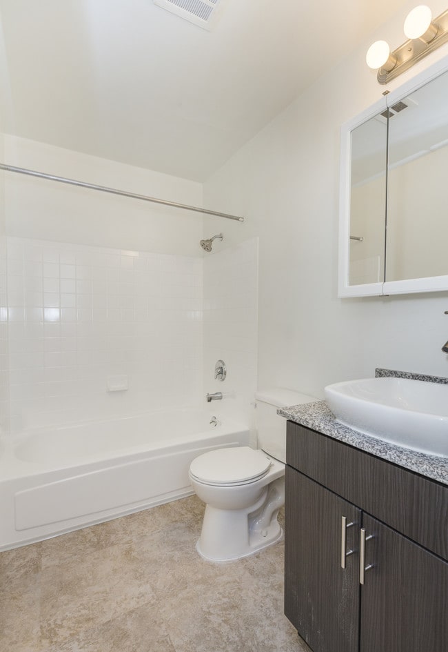 Building Photo - Hilltop at Valley Hi