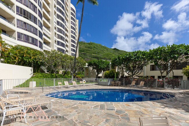 Building Photo - 6770 Hawaii Kai Dr