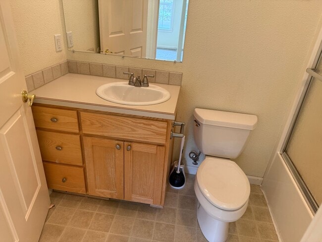 Building Photo - Beautiful 3 bedroom 2 bath house in Cottage Grove!