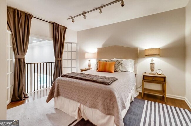 Building Photo - 1116 Piedmont Ave NE