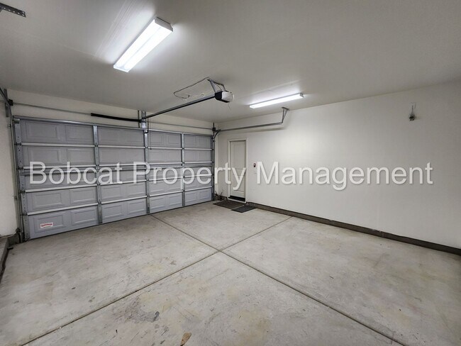 Building Photo - 3487 E Garden St