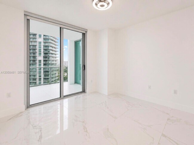 Building Photo - 300 Sunny Isles Blvd