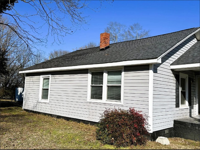 Building Photo - 118 Nat Barber Ave