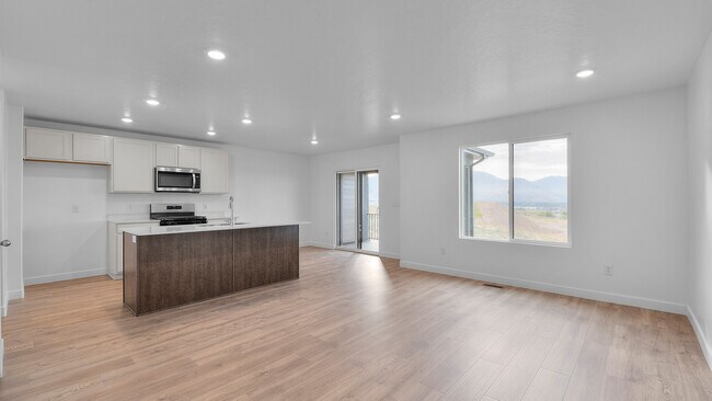 Building Photo - 4550 Horton Wy