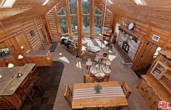 Building Photo - 1165 Green Mountain Dr