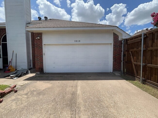 Building Photo - 2818 Pecan Meadow Dr